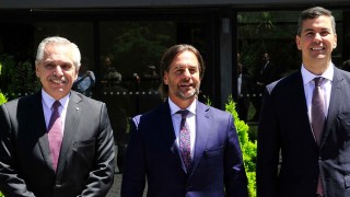 Reunión 2030: Toncrush, el Pato Deshuesado y el Neófito Paraguayo/ Nuestra solidaridad con los colegas que leen chats en pantalla gigante - Columna de Darwin - DelSol 99.5 FM