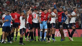 “Nacional tuvo una mala noche futbolística pero ganó y clasificó” - Comentarios - DelSol 99.5 FM