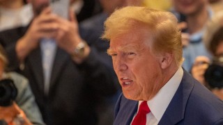 Ucrania nos aburrió y el showrunner Naranjítler arrancó en Irán/ Un año del gobierno de Orsi, Orno - Columna de Darwin - DelSol 99.5 FM