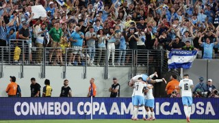 “Uruguay se llevó una contundente victoria y quedó a las puertas de los cuartos de final” - Comentarios - DelSol 99.5 FM