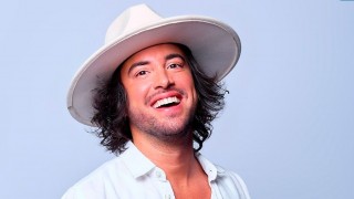 Cristino se lanzó como cantante y otras como 10 noticias en un minuto, cada uno - Darwin concentrado - DelSol 99.5 FM