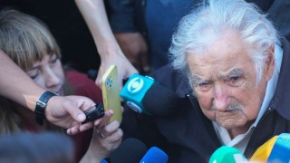 El flipper de Mujica le pega a todo lo que se mueve - Darwin concentrado - DelSol 99.5 FM