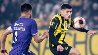 ❝Una goleada carbonera justificada en la superioridad futbolística sobre Defensor❞ - Comentarios - DelSol 99.5 FM