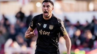 ❝La victoria del carbonero le permite meterse de lleno en la pelea por el campeonato❞ - Comentarios - DelSol 99.5 FM