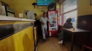 ¿Qué cosas tiene que tener un bar de copas para ser un bar de copas? - Sobremesa - DelSol 99.5 FM