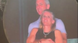 ¿Cómo reaccionás si te agarra la kisscam con tu amante? - Sobremesa - DelSol 99.5 FM