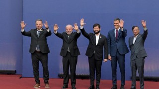 Darwin ordena el retiro progre en Chile, del centro malambista de Orsi al coqueteo con la democracia de autor de Petro - Columna de Darwin - DelSol 99.5 FM