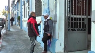 Un maratonista de las hipótesis se encadenó a la Intendencia de Cerro Largo - Darwin concentrado - DelSol 99.5 FM