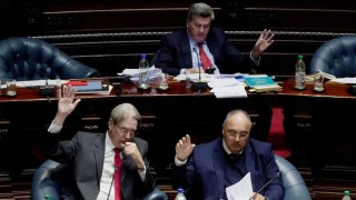 La ley de eutanasia y el sobretodo de madera: un epítome batllista, según Darwin - Darwin concentrado - DelSol 99.5 FM