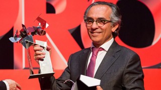 Darwin se embarcó en la ronda de prensa de Cardama: fundido pero simpático - Columna de Darwin - DelSol 99.5 FM