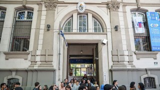 Salud mental para todos: la Facultad de Psicología contra “el contexto ansiógeno”/ Capital humano en crisis: se va 'UKGUÉ' - Columna de Darwin - DelSol 99.5 FM