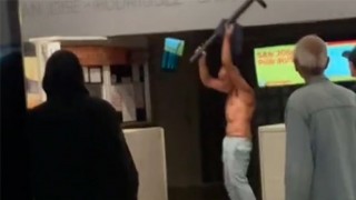 El Síndrome de Tarzanismo de Verano atacó en Tres Cruces - Columna de Darwin - DelSol 99.5 FM