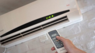 “A mis splits no los tocan”: Darwin contra la opresión de UTE para poner el aire acondicionado a 24 grados - Columna de Darwin - DelSol 99.5 FM