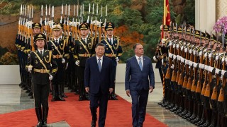 Grito de geopolítica: ¡llegaron los chinos! (y no pierden más) - Columna de Darwin - DelSol 99.5 FM