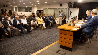 Orsi, Díaz, Lazo y los momentos incómodos en la conferenceShow/ ¿Qué le dice el algoritmo a Darwin? - Columna de Darwin - DelSol 99.5 FM