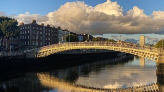 La ciudad de los bares - Tasa de embarque - DelSol 99.5 FM