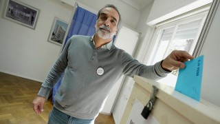 “Hay que tratar de no correr el riesgo de oponer seguridad con asistencia” - Entrevistas - DelSol 99.5 FM