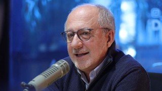 Los medios públicos siguen atados a los ciclos políticos - Entrevistas - DelSol 99.5 FM