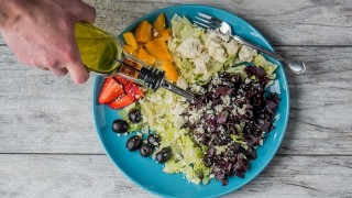 “Ponele aceite a la ensalada” o una defensa de las grasas  - Entrevistas - DelSol 99.5 FM