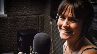Noelia Campo: “El teatro te permite comprender el accionar del otro” - Charlemos de vos - DelSol 99.5 FM