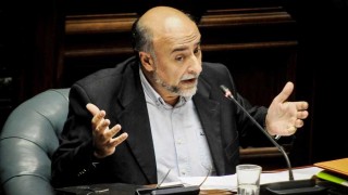 Mieres sobre el pase en comisión del periodista Clara en un minuto - MinutoNTN - DelSol 99.5 FM