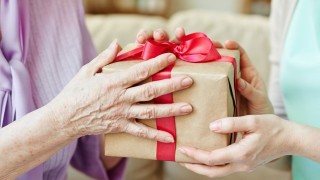 ¿Qué le regalooo? - Buen mediodía - DelSol 99.5 FM