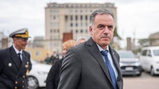 Abrazado a la terrajada, Darwin se sube a la Orsineta con descuento - Columna de Darwin - DelSol 99.5 FM