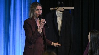 Trajes con lana Merino: suave como Pellistri, biodegradable como Desgarronald y reciclable como Valverde - Darwin concentrado - DelSol 99.5 FM