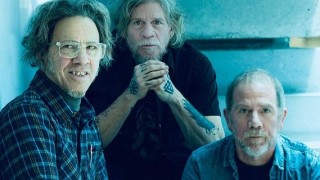 Los Fernández, los hermanos que rompieron la guitarra de la madre y hacen música “como en el apartamento de Pocitos” - Entrevistas - DelSol 99.5 FM