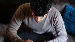 Lo que hacen los niños para que los padres dejen de mirar el celular y otras como 10 noticias - Darwin concentrado - DelSol 99.5 FM