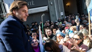 Lacalle Pou, la IA y más destaques del coaching estadista, socialdemócrata y gestáltico, levemente blanquificado - Columna de Darwin - DelSol 99.5 FM
