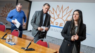 Para sorpresa de nadie: Manini, el infiel de la balanza, vota en 'General' la 'Rendición' - Columna de Darwin - DelSol 99.5 FM