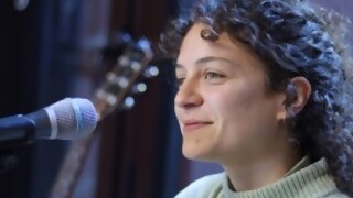 Guadalupe Calzada, música y formación para que “crezcan las canciones” - Entrevistas - DelSol 99.5 FM