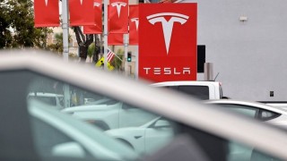 Tesla, autos que no se manejan tan solos y areneros  - Bárbara Muracciole - DelSol 99.5 FM