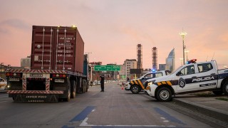 “El conflicto en el puerto puede peligrar las fuentes de trabajo en el transporte de carga” - Entrevistas - DelSol 99.5 FM