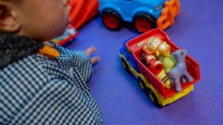 “Las Familias Amigas brindan cuidado mientras se trabaja en la revinculación o la adopción” - Entrevistas - DelSol 99.5 FM