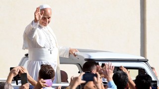 Darwin interviene la canción para el papa - Darwin concentrado - DelSol 99.5 FM