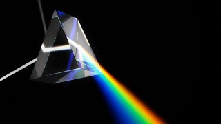 El aporte equivocado pero fundamental de Newton en el estudio de la luz - Lucía Amy - DelSol 99.5 FM