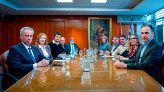 Las venias, Sanguinetti hijo y una indignación involuntaria - Departamento de Periodismo de Opinión - DelSol 99.5 FM