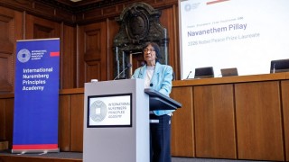 El Nobel de la Paz para Navi Pillay - Audios - DelSol 99.5 FM