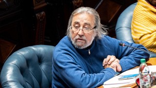 “Oddone es un frenteamplista más, tiene peso pero otra es tener que decirle amén” - Entrevistas - DelSol 99.5 FM