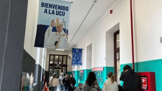 En Florida alquilan balcones para ver a León XIV, otras como 10 noticias papales y más titu lengue lenguerío - Columna de Darwin - DelSol 99.5 FM