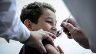 “Estamos esperando que haya vacunas seguras y eficaces para menores de 12 años” - Entrevistas - DelSol 99.5 FM