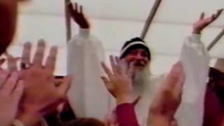 Osho en EEUU: una historia demasiado fantasiosa que sucedió - Ines Bortagaray - DelSol 99.5 FM