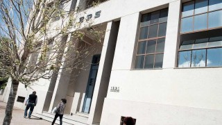 Trabajadores públicos tendrán mismo sistema de certificación que los privados - Informes - DelSol 99.5 FM