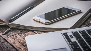 Cómo es la ley de celulares fuera del aula de Brasil - Denise Mota - DelSol 99.5 FM
