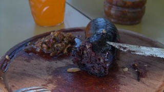 El dilema de la morcilla y el hombre que no se puede acercar al cajero - Columna de Darwin - DelSol 99.5 FM