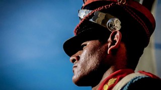 ¿Quién gana un serio entre un blandengue y una estatua viviente? - Sobremesa - DelSol 99.5 FM
