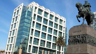 Darwin leyó dos renuncias, que no se entienden ni importan - Columna de Darwin - DelSol 99.5 FM