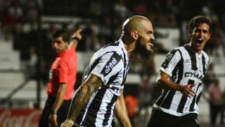 “A esta altura de mi carrera no me entran ni las balas, las puteadas de los hinchas rivales las disfruto” - Entrevistas - DelSol 99.5 FM
